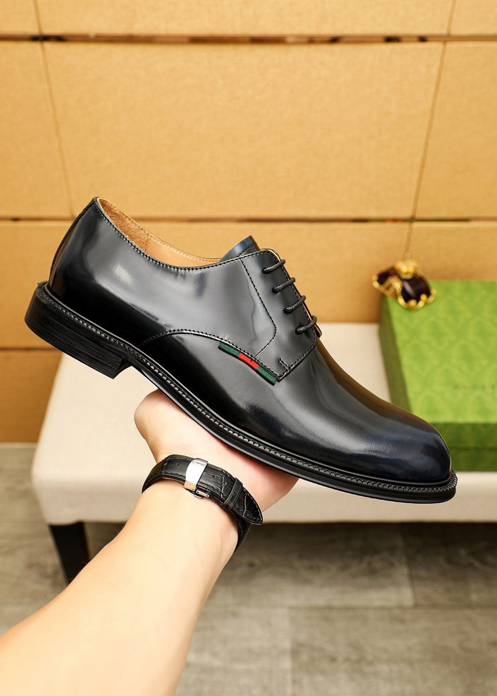 Gucci Stripe Lace-Up Dress Shoes